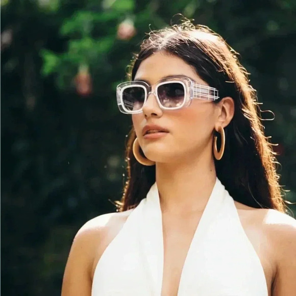 NIB CULT GAIA Meira Oversized Square Sunglasses Clear - Picture 2 of 7